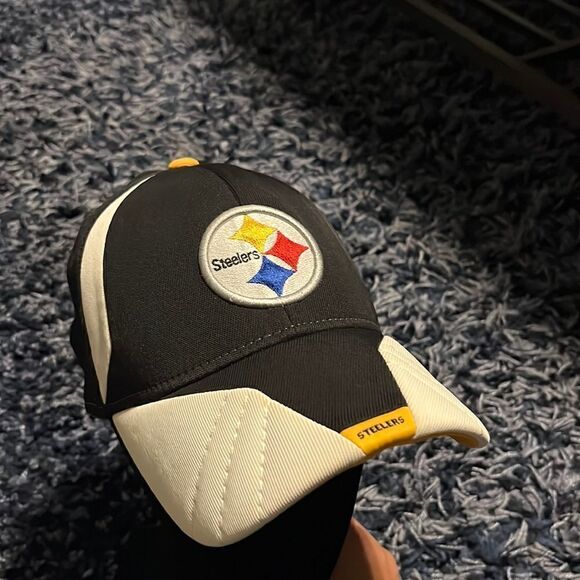 Pittsburgh Steelers Football - hat - fitted - Picture 1 of 6